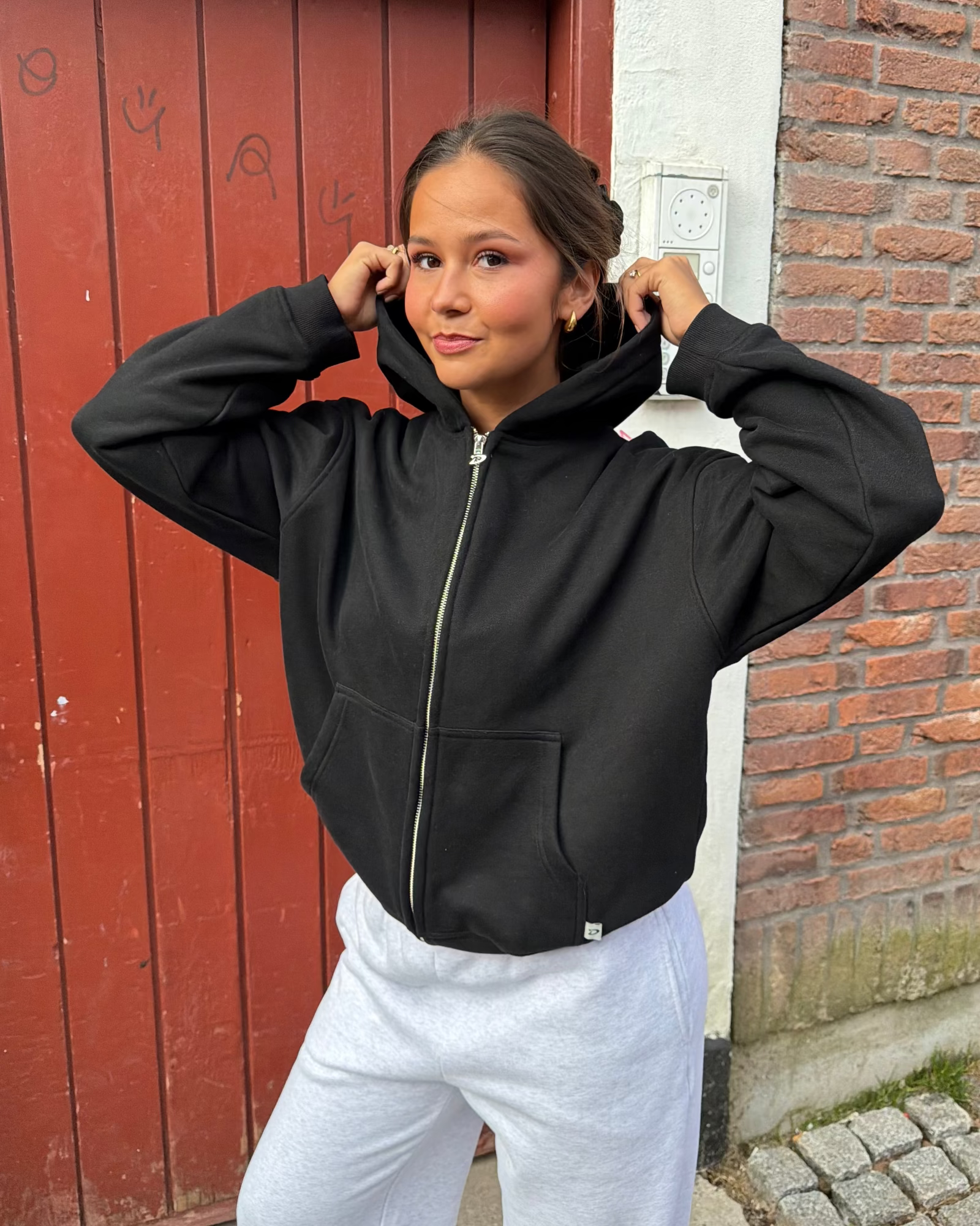 OVERSIZED ZIP HOODIE - BLACK