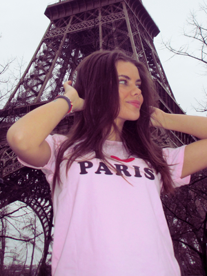 PARIS, BABY TEE - LJUSRÖD