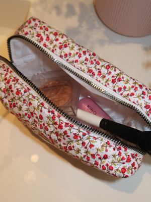 ADDY MAKEUP BAG - RED FLOWER