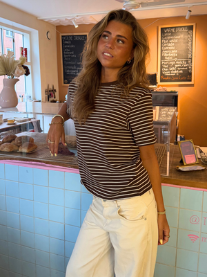 HAPPY STRIPE TEE - BROWN/WHITE