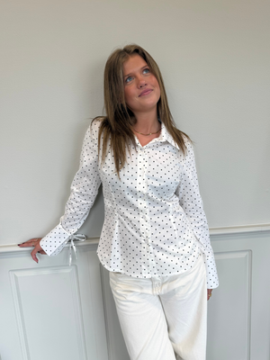 AVA STRING SKJORTE - WHITE POLKADOTS