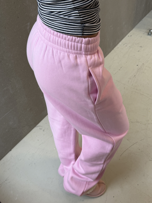 PINK SWEATPANTS U/ ELA