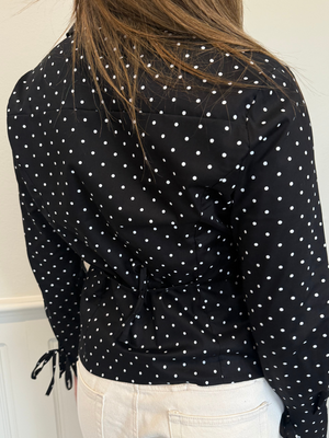 AVA STRING SKJORTE - BLACK POLKADOTS