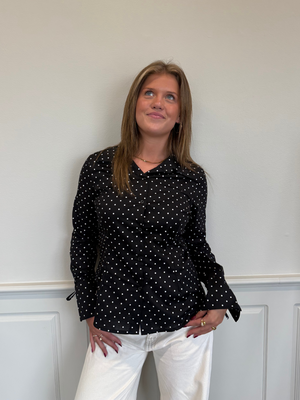AVA STRING SKJORTE - BLACK POLKADOTS