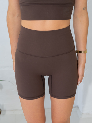 ACTIVE SHORTS - BROWN