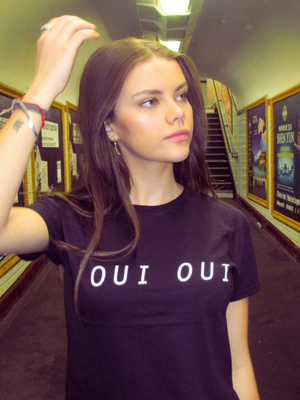 OUI OUI, BABY TEE - SVART