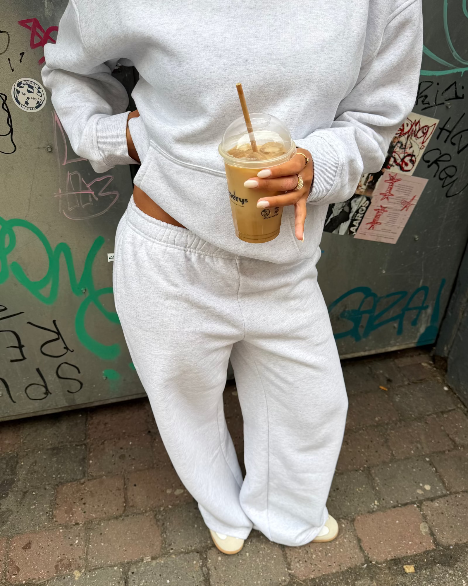 BAGGY SWEATPANTS - LIGHT GREY