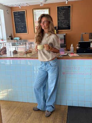 ESTHER JEANS - LIGHT BLUE
