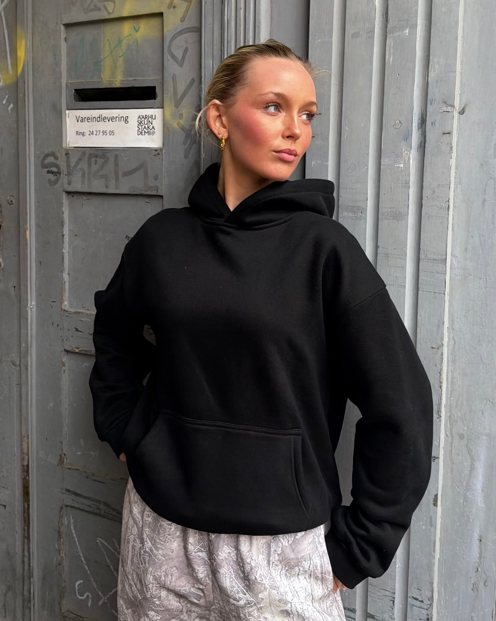 OVERSIZED HOODIE - BLACK