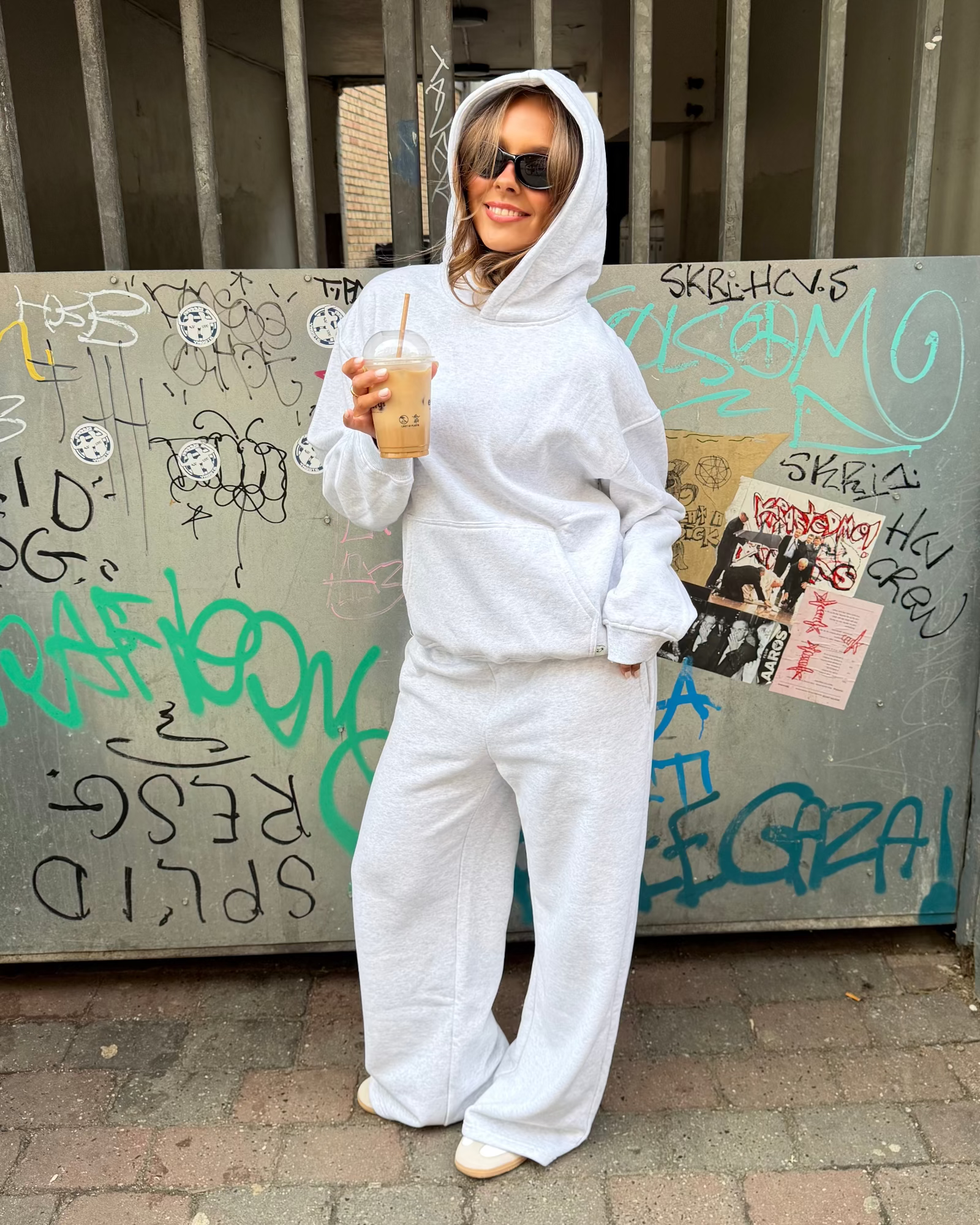 OVERSIZED HOODIE - LIGHT GREY