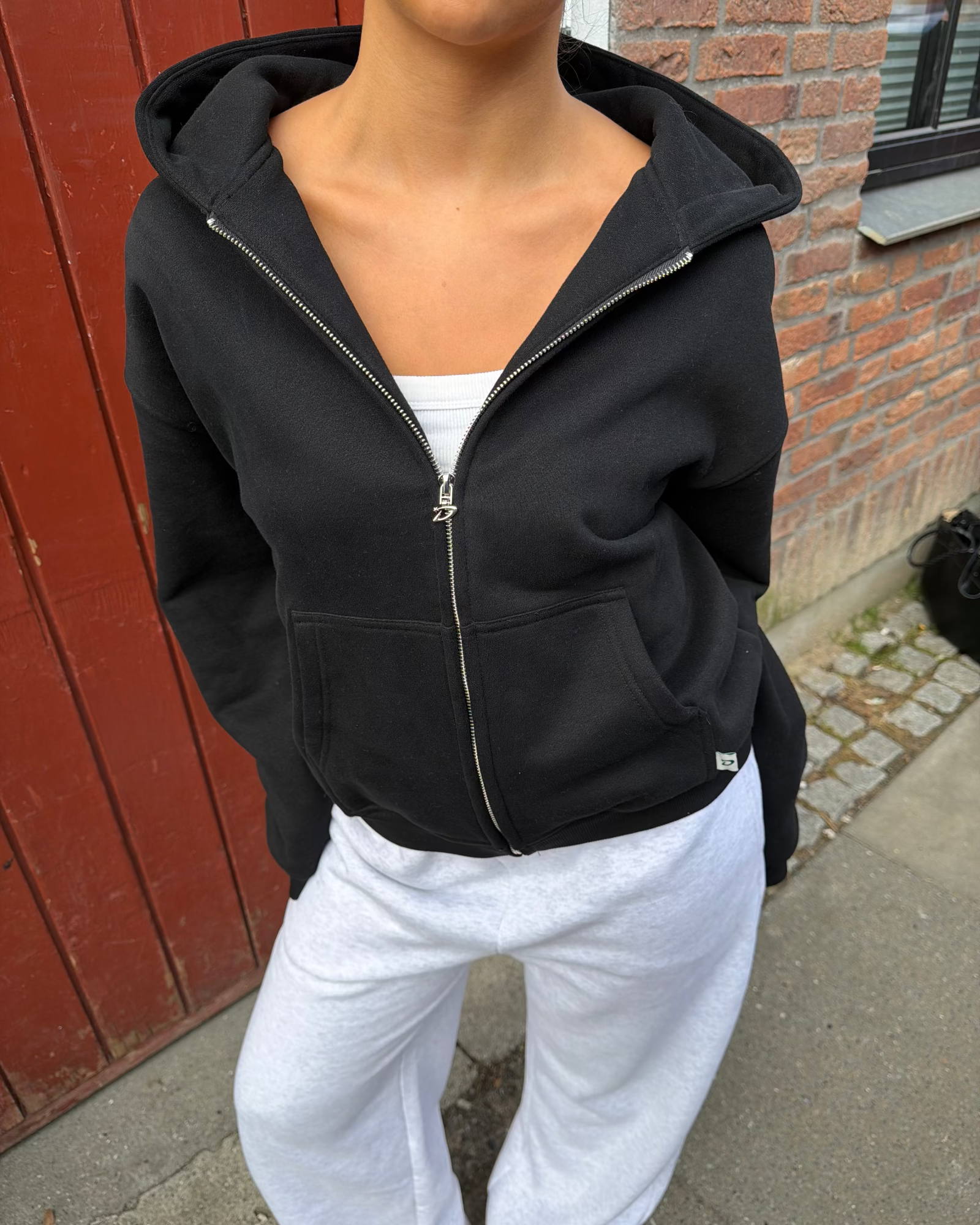 OVERSIZED ZIP HOODIE - BLACK