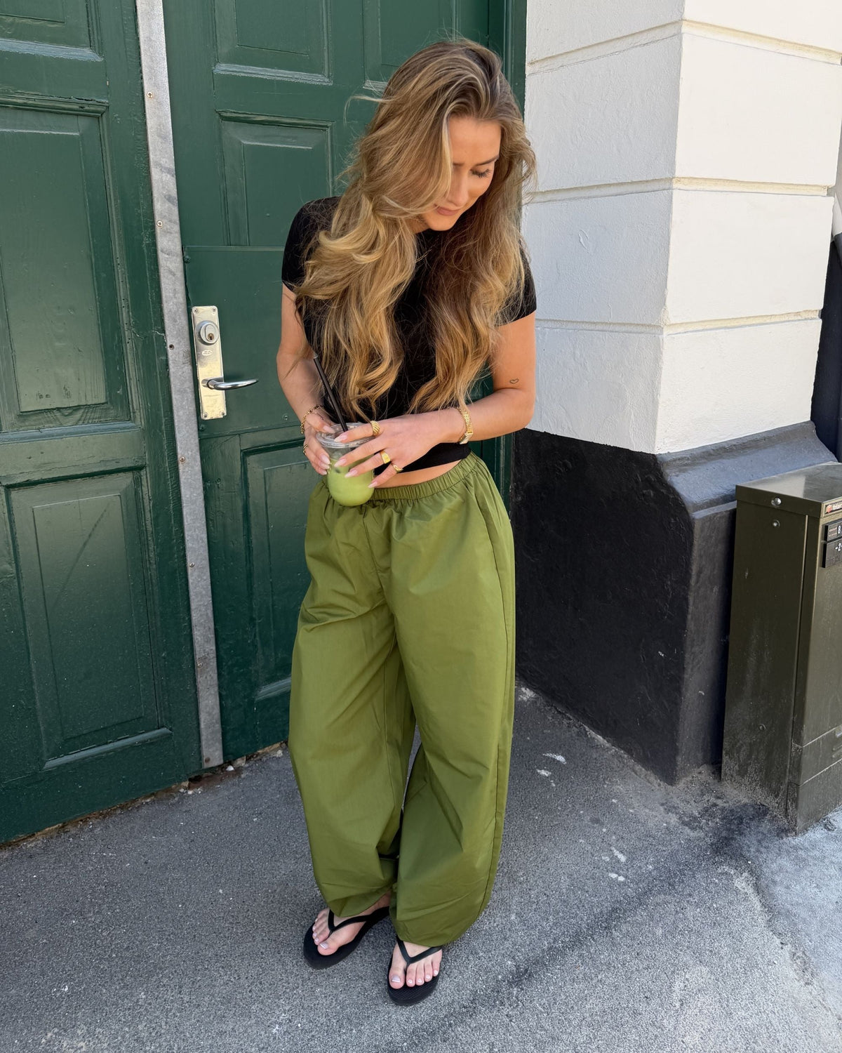 CARO BALLOON PANTS - ARMY GREEN