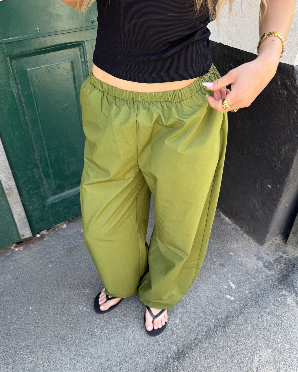 CARO BALLOON PANTS - ARMY GREEN