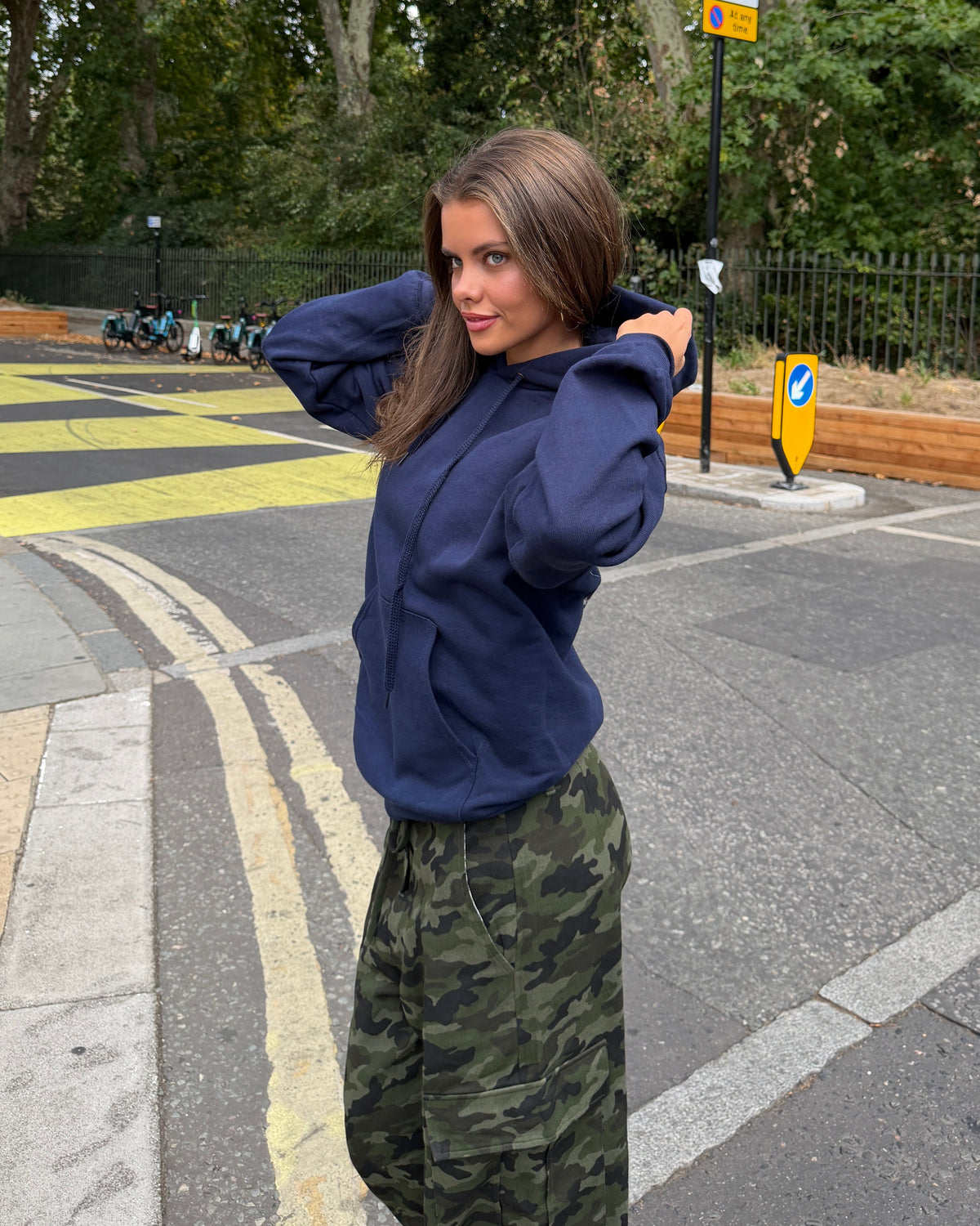 DANA HOODIE (rygprint) - NAVY - Dinvintageshop