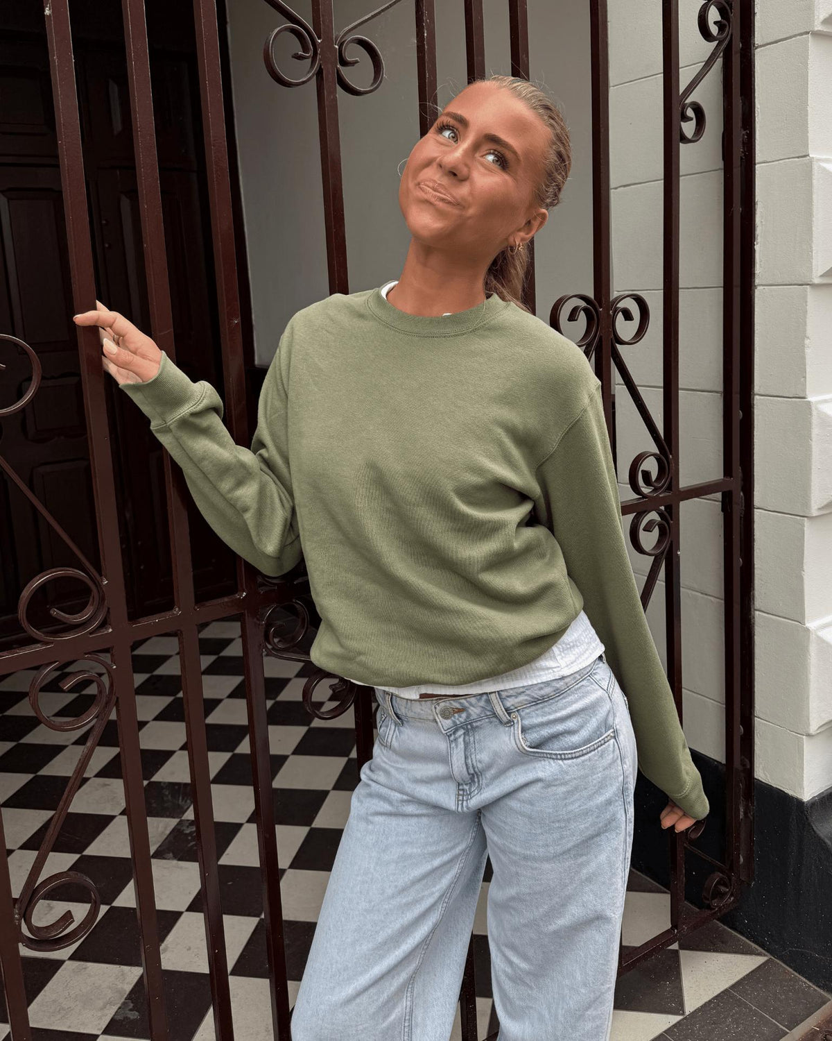FRUIT SWEATSHIRT - OLIVE