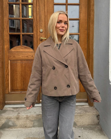 SCARLETT SHORT TRENCHCOAT - BROWN LENTIL