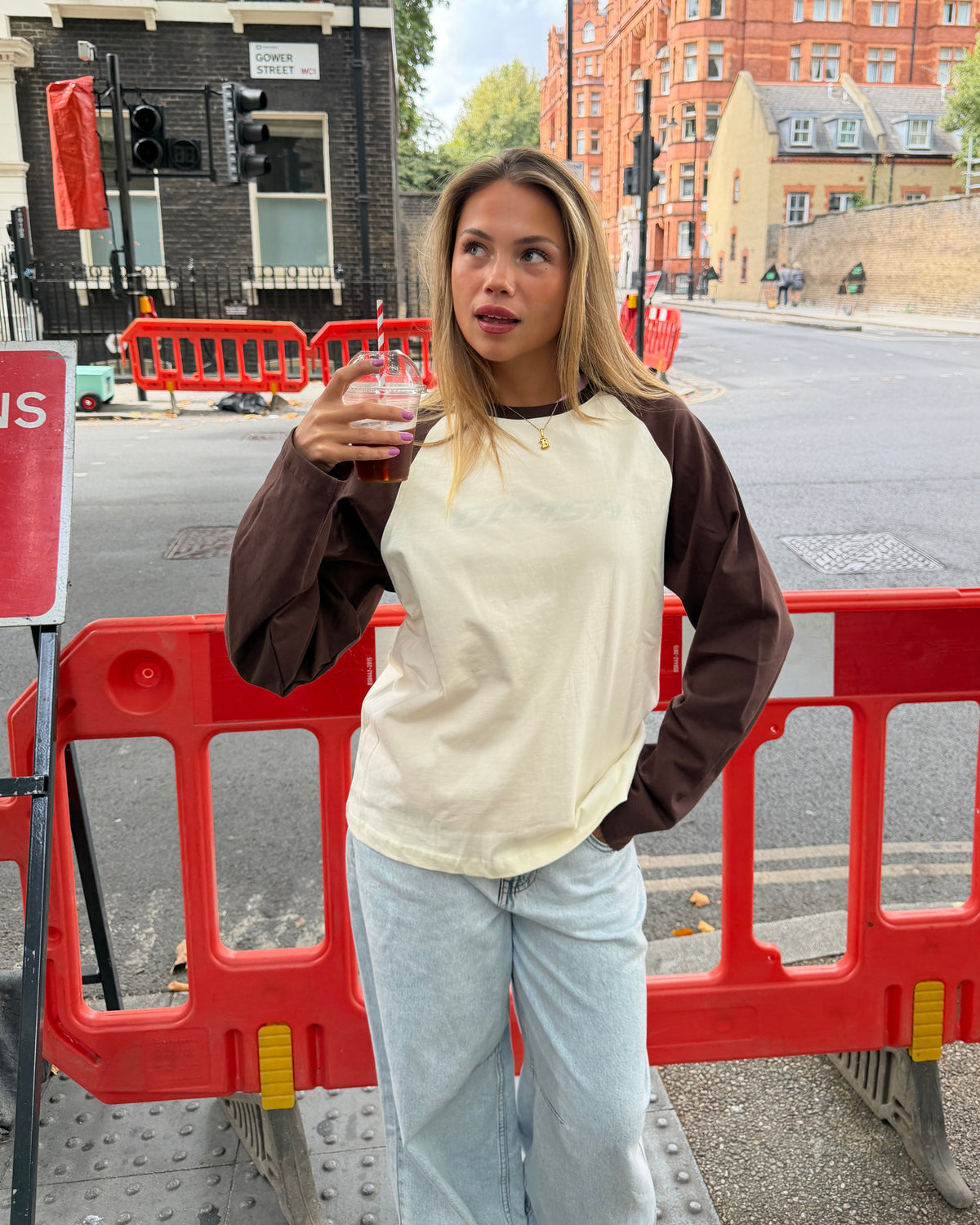 KLARA TEE - OFFWHITE/BROWN - Dinvintageshop